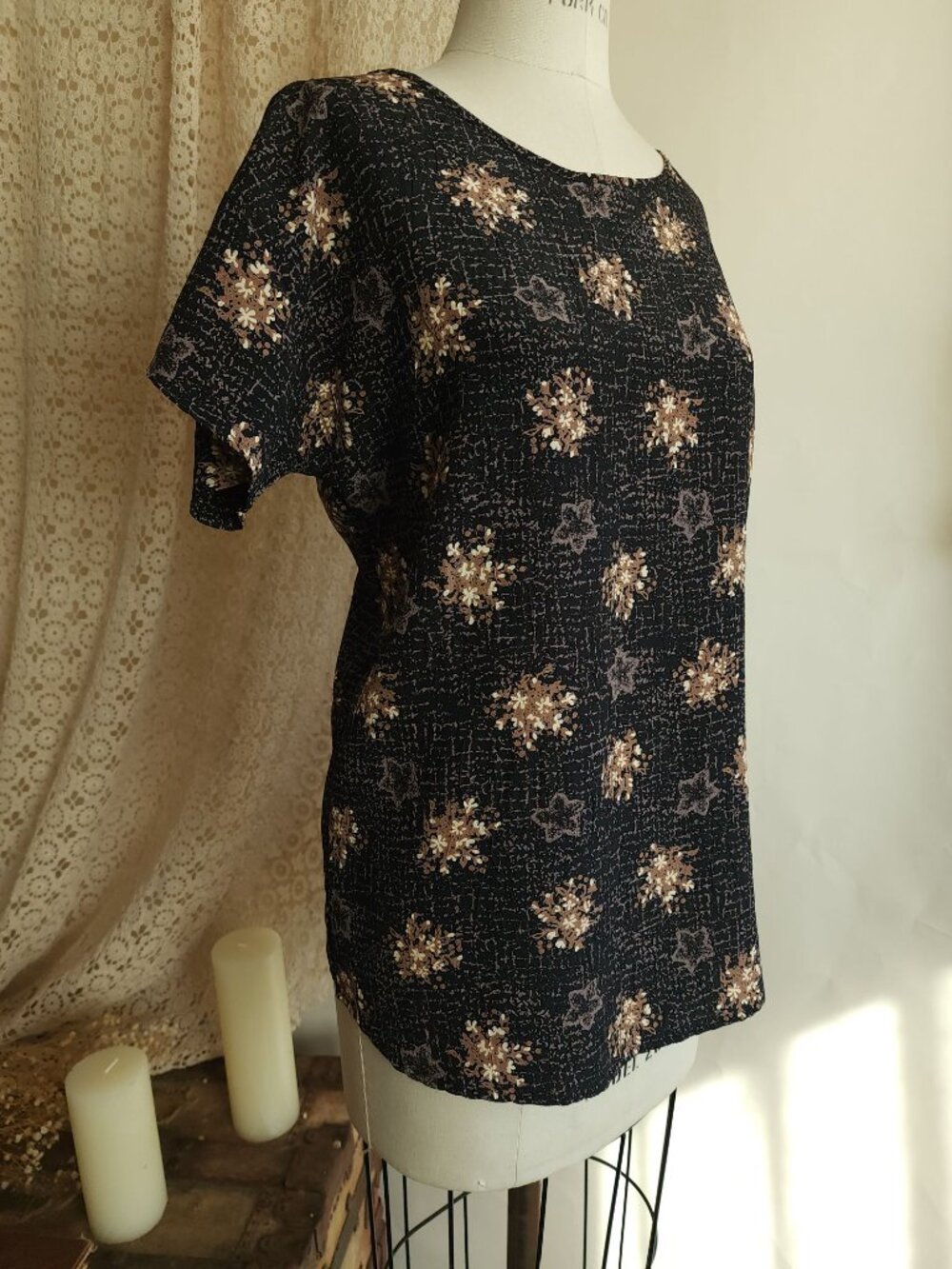 Vintage 1990s Blouse, Black and Gold and Gray Floral Print, short sleeved - Picture 6 of 12